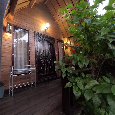 Banana Leaf Bungalow Gili Trawangan Esterno foto